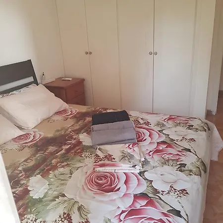 Seaview Guesthouse * לרנקה