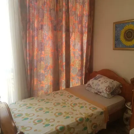 Seaview Guesthouse בית הארחה לרנקה
