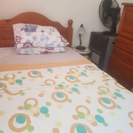 Seaview Guesthouse בית הארחה לרנקה